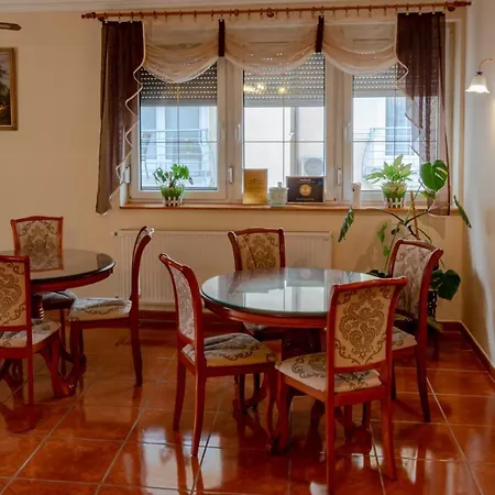 Hk Central Apartments *